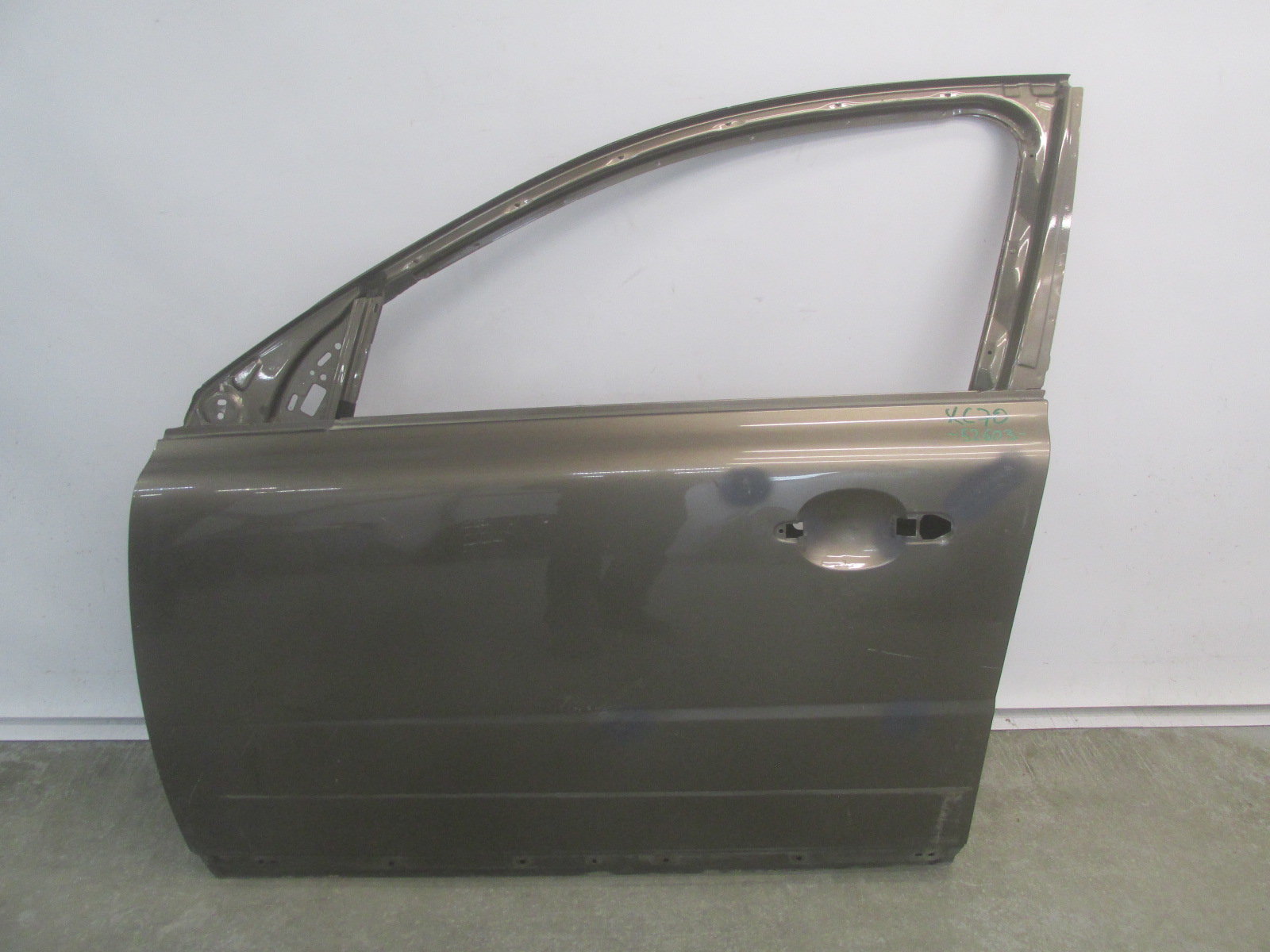 Дверь передняя левая