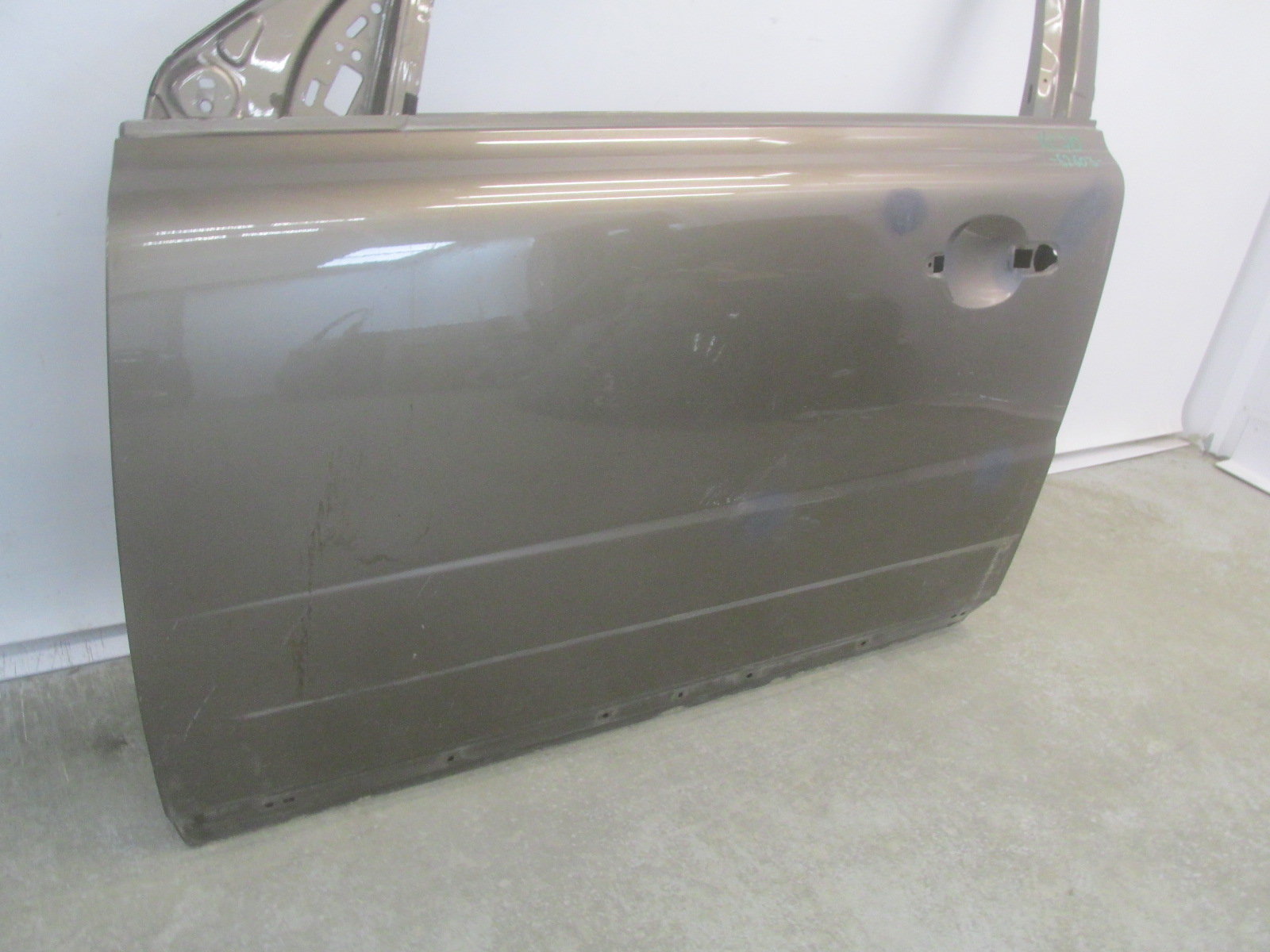 Дверь передняя левая