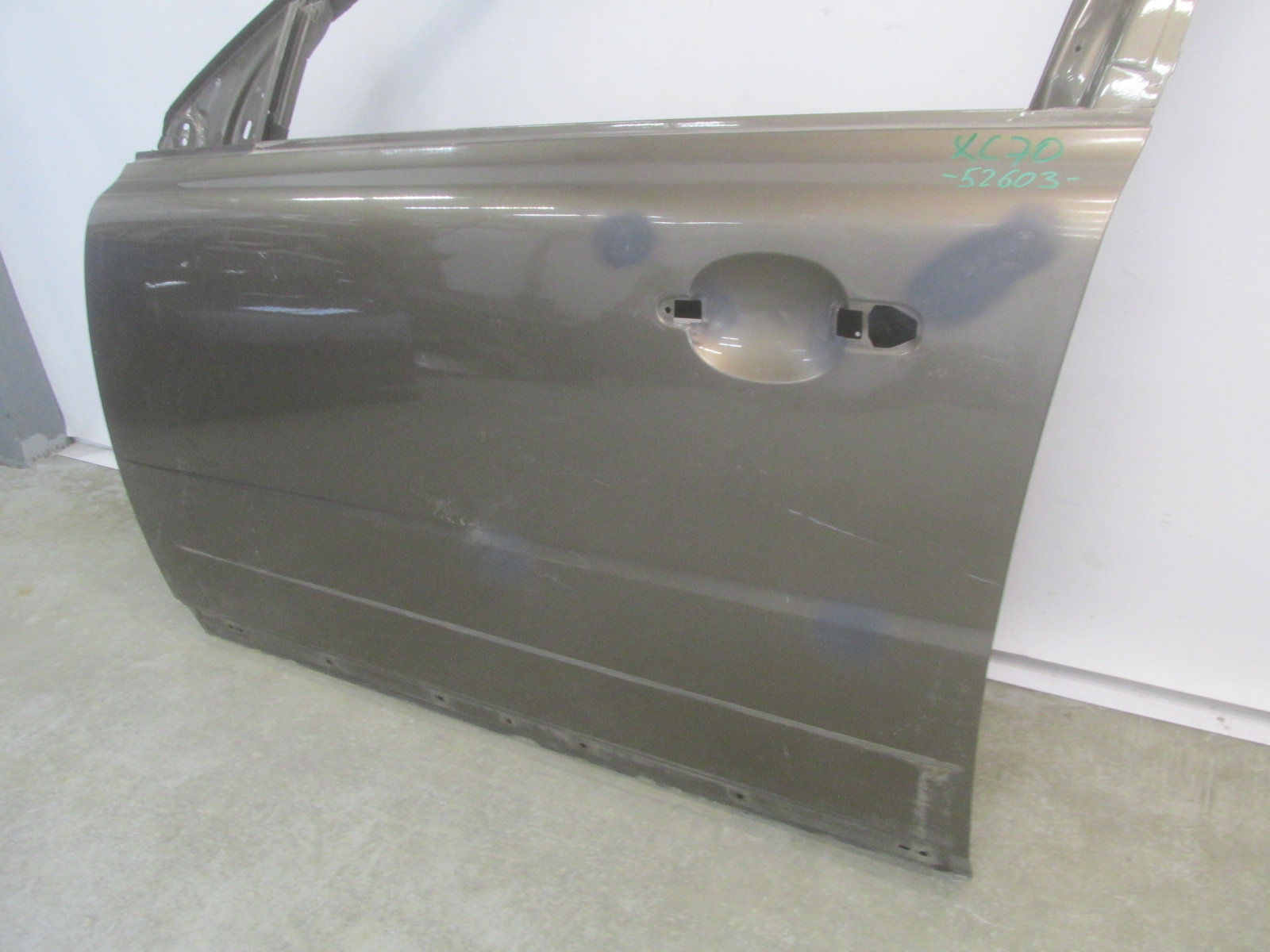 Дверь передняя левая