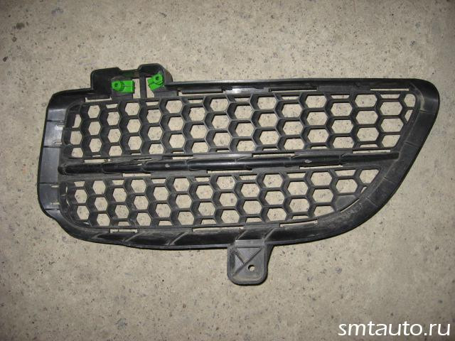 Решетка в бампер левая Volkswagen Touareg 2002-2010