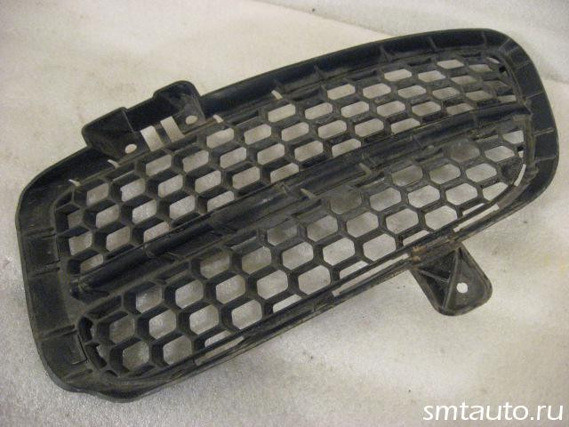 Решетка в бампер левая Volkswagen Touareg 2002-2010