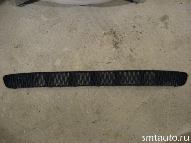 Решетка в бампер центральная Nissan Almera N16 2000-2006