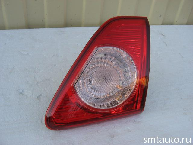 Фонарь задний внутренний правый Toyota Corolla E15 2006-2013