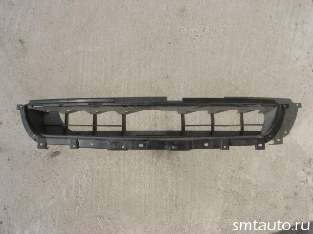 Решетка в бампер центральная Mitsubishi Lancer (CS) 2003-2006