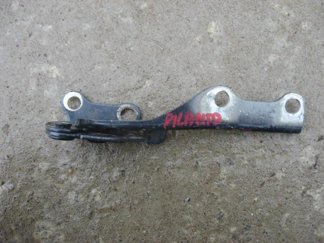 Петля капота правая Kia Picanto 2005>