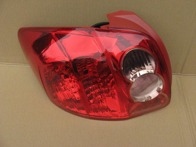 Фонарь задний левый Toyota Auris E15 2006-2012