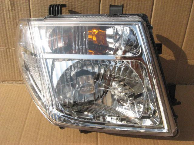 Фара правая Nissan Pathfinder 2004-2014