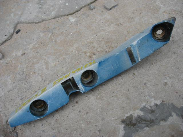 Направляющая переднего бампера Ford Focus II 2005-2008