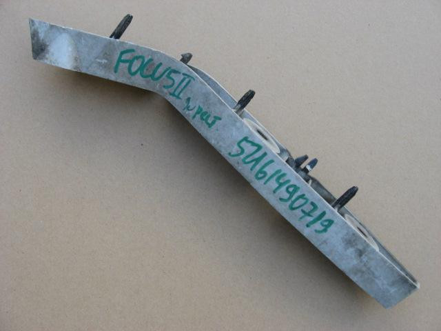 Направляющая переднего бампера Ford Focus II 2005-2008