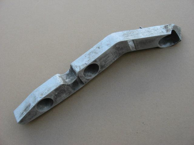 Направляющая переднего бампера Ford Focus II 2005-2008