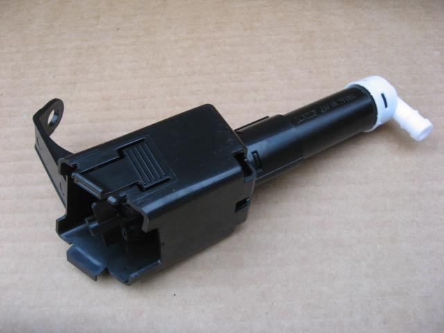 Омыватель фары Toyota Camry V40 2006-2011