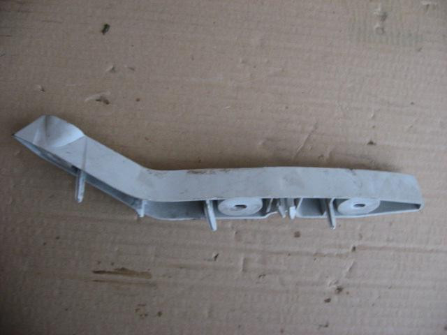 Направляющая переднего бампера Ford Focus II 2005-2008