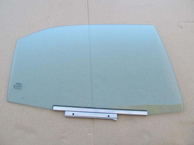 Стекло двери задней правой Toyota Camry V50 2011-2018