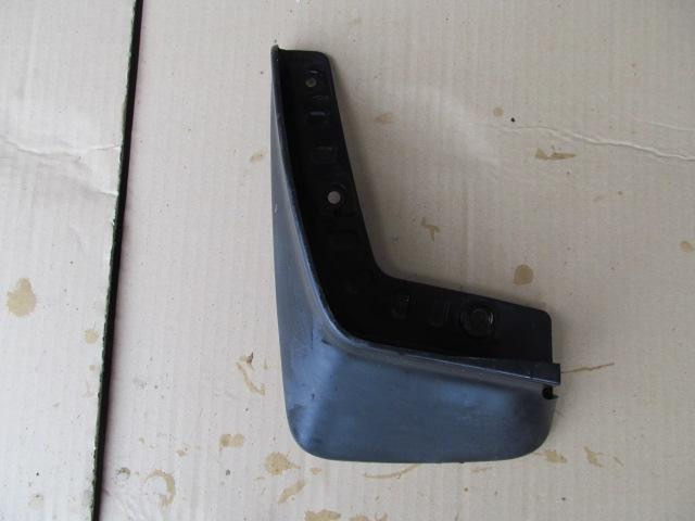 Брызговик передний левый Mitsubishi Lancer (CS) 2003-2006