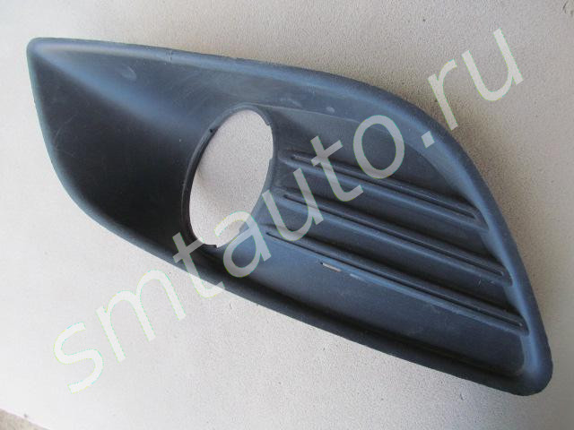 Решетка в бампер левая для Ford Focus II 2008-2011, OEM 1528560 (фото)