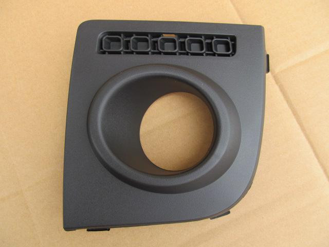 Решетка в бампер левая Ford Fusion 2002>