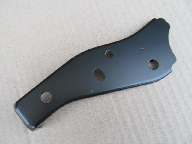 Кронштейн крепления левого крыла Suzuki Grand Vitara 2006>