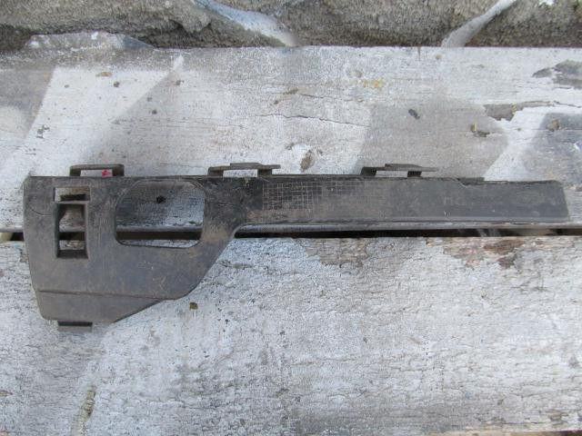 Направляющая переднего бампера Ford Focus II 2005-2008