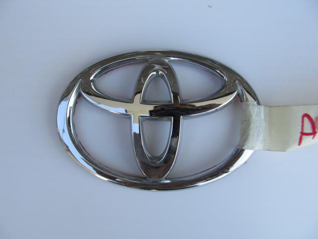 Эмблема Toyota Avensis II 2003-2008