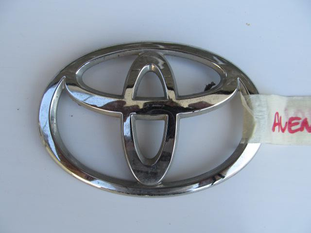 Эмблема Toyota Avensis II 2003-2008