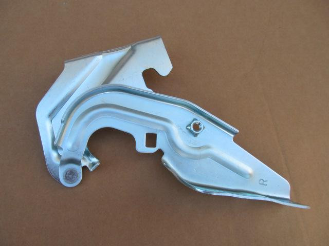 Петля капота правая Mitsubishi Lancer 2007>