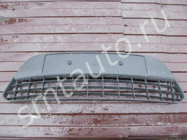Решетка в бампер центральная для Ford Focus II 2008-2011, OEM 1520644 (фото)