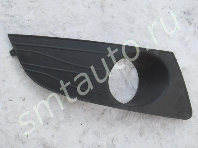 Решетка в бампер правая для Renault Logan 2005>, OEM 8200 838 548 (фото)