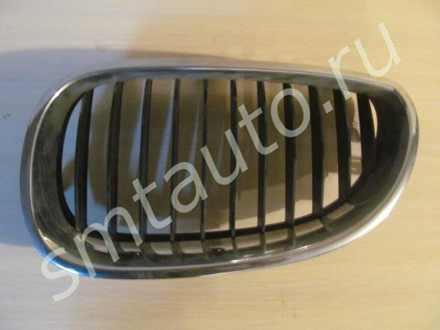 Решетка радиатора для BMW 5-серия E60/E61 2003>, OEM 51137065701 51712155447 (фото)