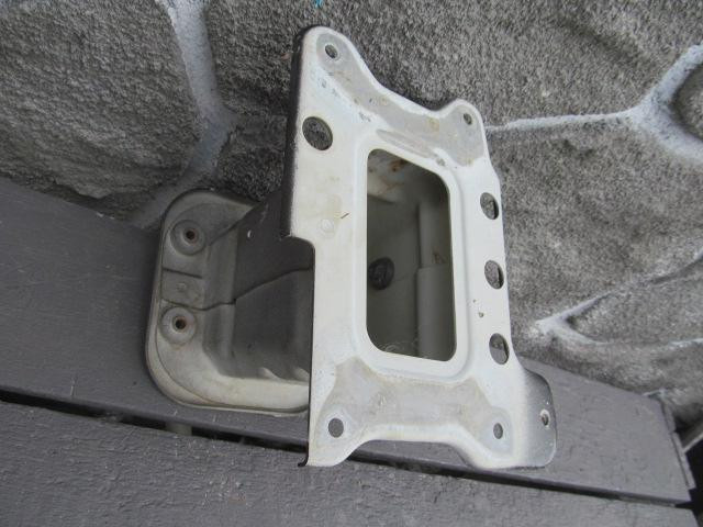 Кронштейн усилителя переднего ба Chevrolet Captiva 2006>