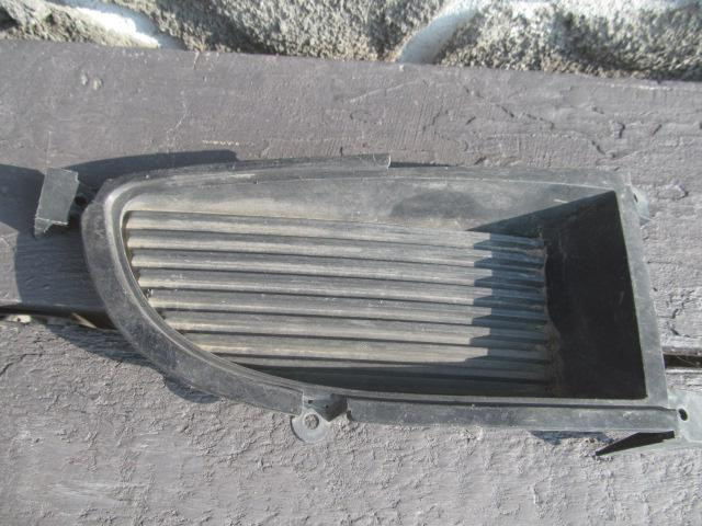 Решетка в бампер правая Mitsubishi Lancer (CS) 2003-2006