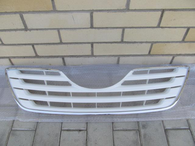 Решетка радиатора Toyota Camry V40 2006-2011