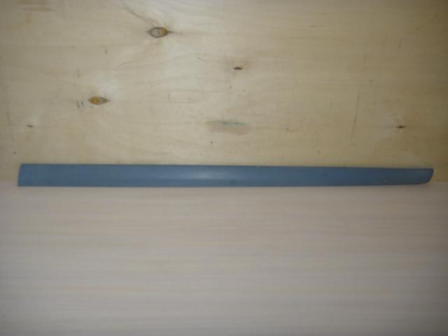 Молдинг двери передней правой Nissan Note (E11) 2006>