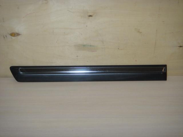 Молдинг двери задней правой Honda Pilot 2008>