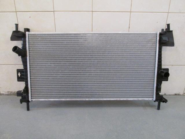 Радиатор охлаждения Ford Focus III 2011>