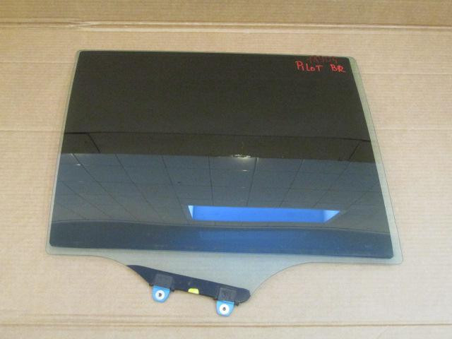 Стекло двери задней правой Honda Pilot 2008>