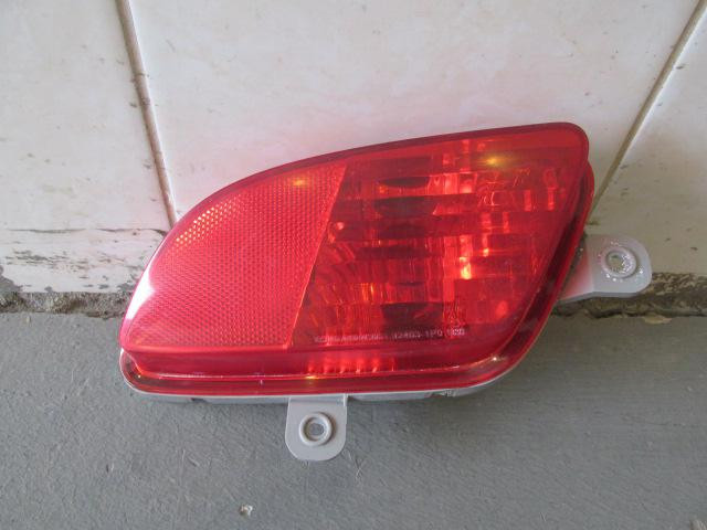 Фонарь задний в бампер левый Kia Venga 2011>