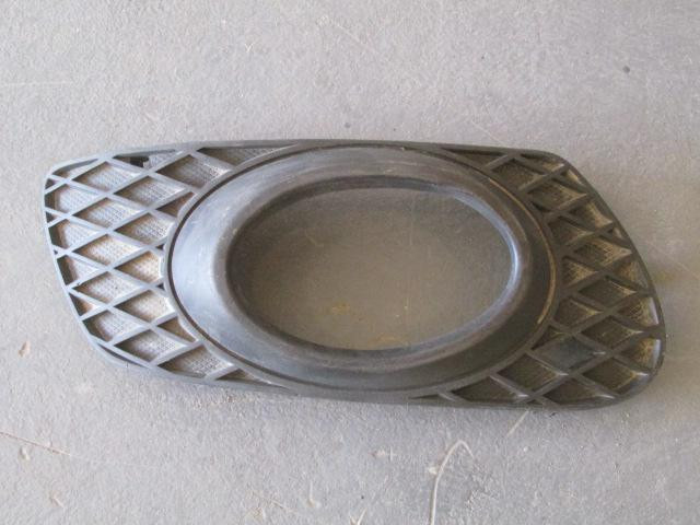 Решетка в бампер правая Mercedes-Benz M-Klasse (ML) W164 2005>