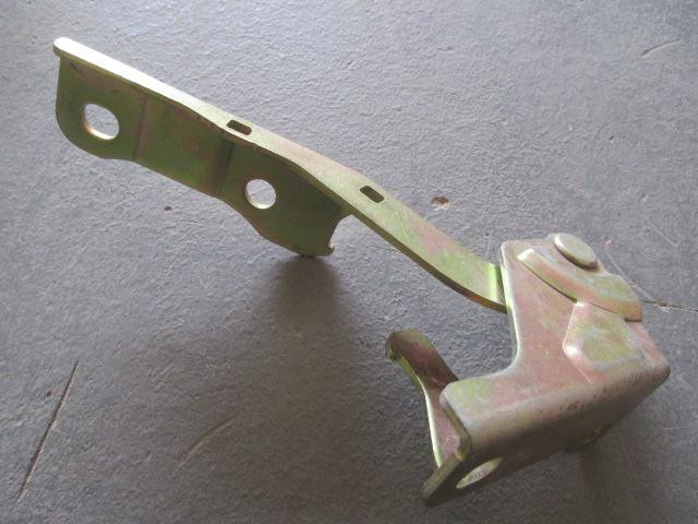 Петля капота левая Hyundai Tucson 2004>