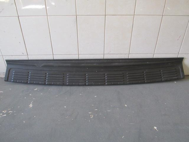 Накладка заднего бампера Toyota Land Cruiser (200) 2008>