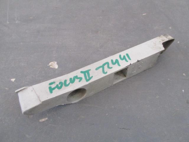 Направляющая переднего бампера Ford Focus II 2008-2011