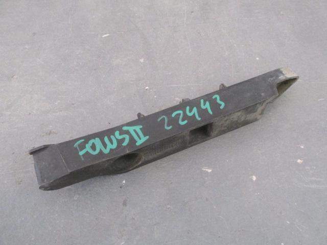 Направляющая переднего бампера Ford Focus II 2008-2011