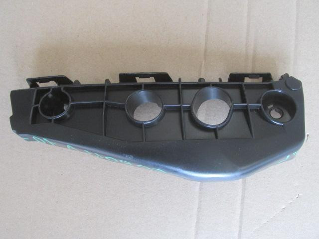 Направляющая переднего бампера Toyota Corolla E15 2006-2013