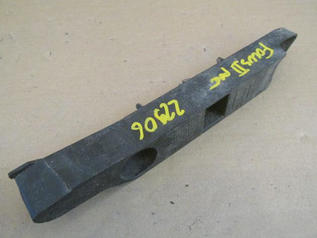 Направляющая переднего бампера Ford Focus II 2008-2011