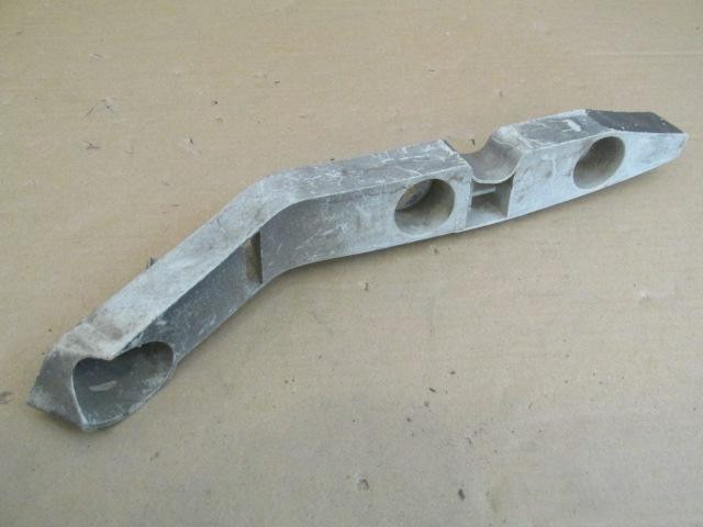 Направляющая переднего бампера Ford Focus II 2005-2008