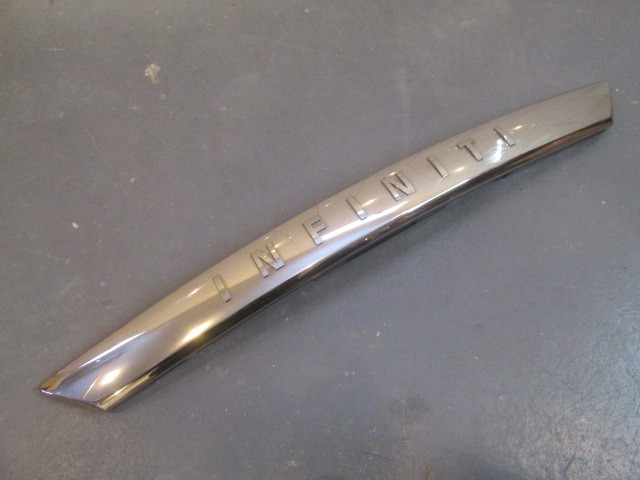 Накладка двери багажника Infiniti QX56/QX80 (Z62) 2010>