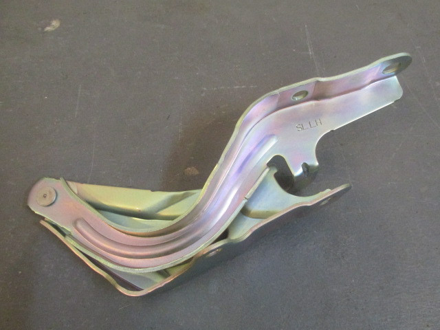 Петля капота левая Kia Sportage 2010-2015