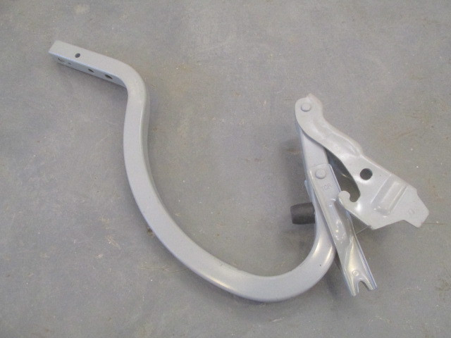 Петля крышки багажника Kia Cerato 2009-2013