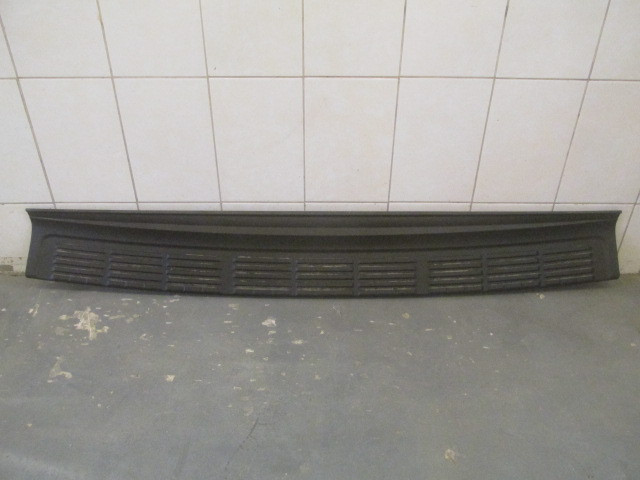 Накладка заднего бампера Toyota Land Cruiser (200) 2008>