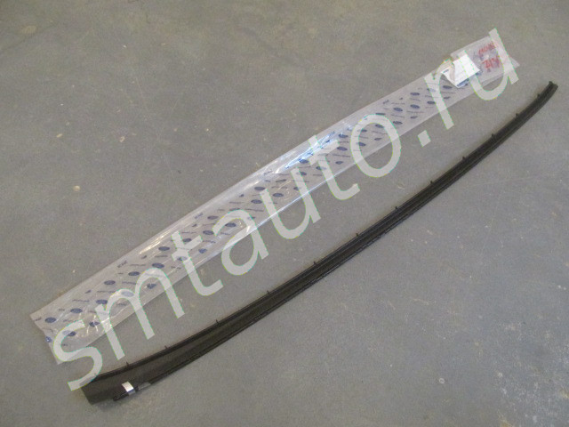 Молдинг лобового стекла для Ford Focus III 2011>, OEM 1703619 (фото)