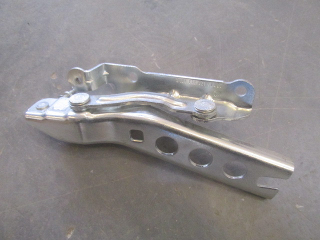 Петля капота левая Skoda Octavia II (A5 1Z) 2004-2013